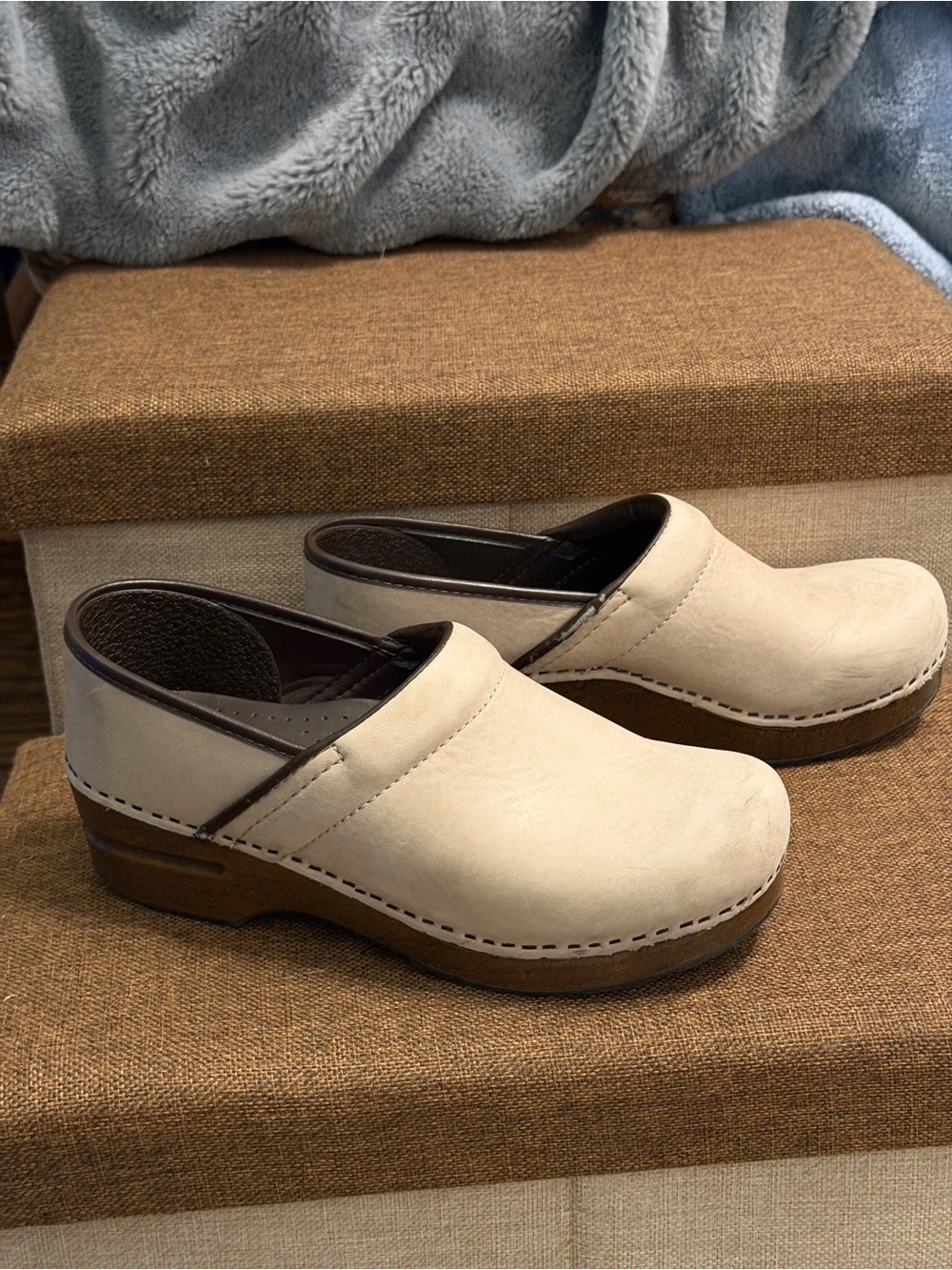 Dansko Professional Clogs Sand Dollar Leather Size EU 38 Brown Trim Comfort Shoe